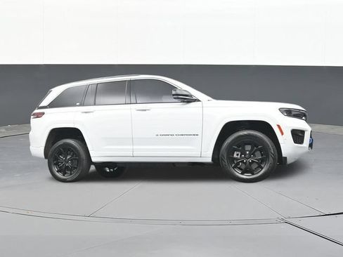 Used 2023 Jeep Grand Cherokee Overland w/ Luxury Tech Group IV AWD/4WD image 53