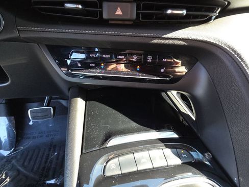 Used 2022 Buick Envision Essence w/ Technology Package II image 23