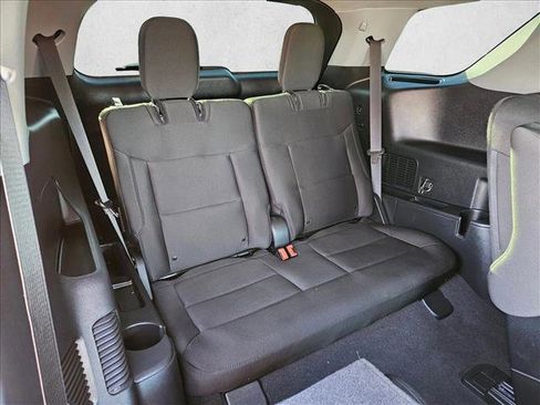 Used 2022 Ford Explorer XLT image 18