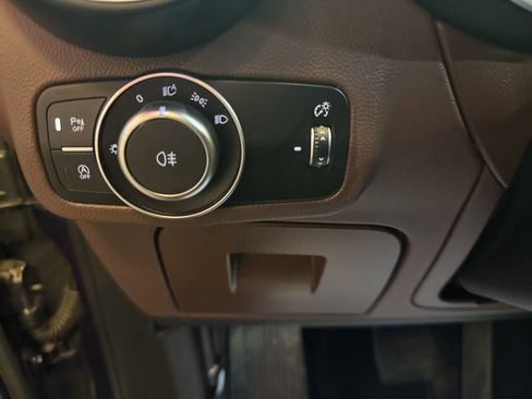 Used 2021 Alfa Romeo Stelvio Ti w/ Nero Edizione image 37