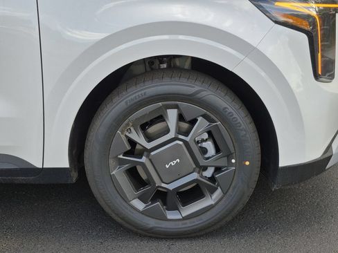 New 2026 Kia Carnival EX FWD image 17