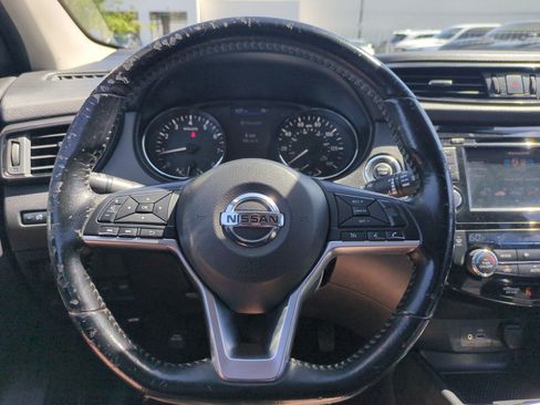 Used 2020 Nissan Rogue Sport SV w/ All-Weather Package AWD/4WD image 17
