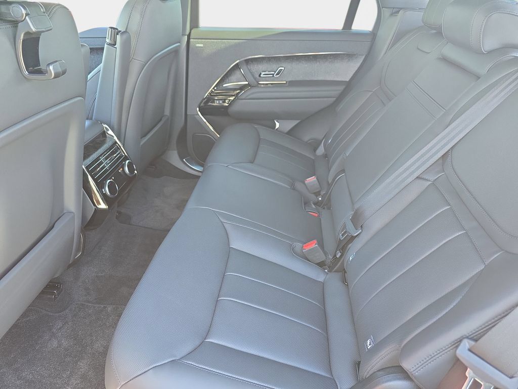New 2025 Land Rover Range Rover Sport SE AWD/4WD image 15