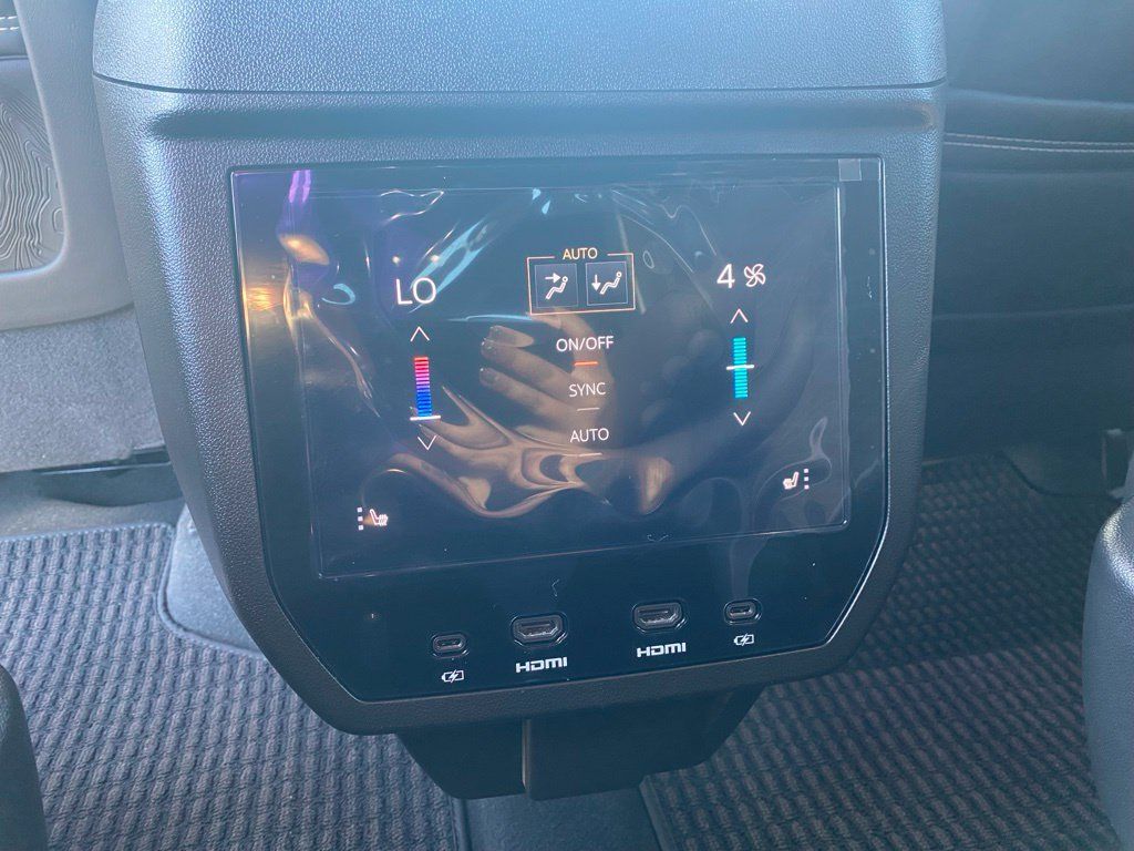 Used 2026 GMC Yukon Denali Ultimate AWD/4WD image 30