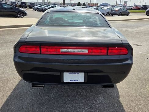 Used 2010 Dodge Challenger SE image 7