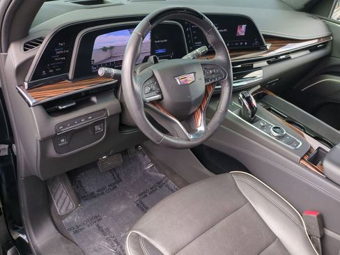 Used 2024 Cadillac Escalade Premium Luxury AWD/4WD image 11