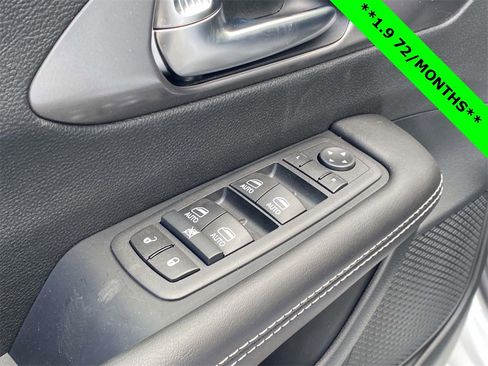 New 2026 Chrysler Pacifica Select image 44