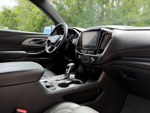 Used 2023 Chevrolet Traverse LT FWD image 22