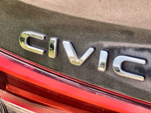Used 2022 Honda Civic Sport image 8
