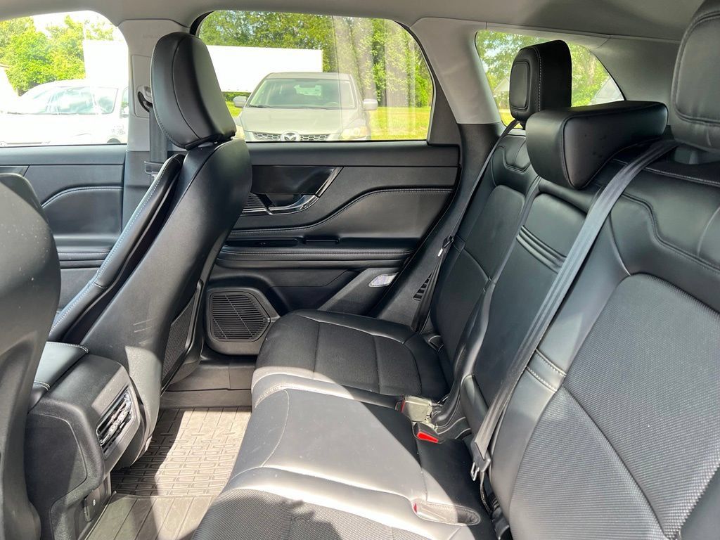 Used 2022 Lincoln Corsair Reserve FWD image 8