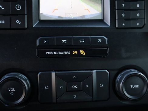 Used 2020 Ford F250 XL w/ Power Equipment Group image 28