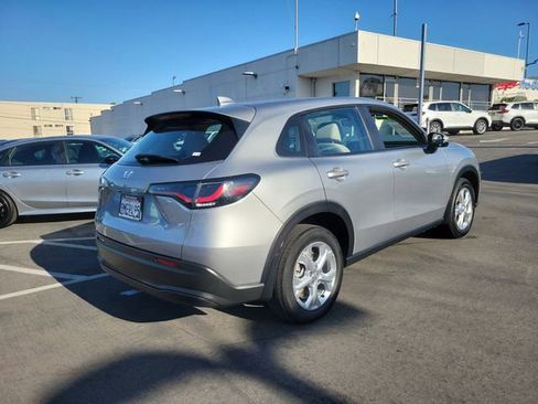 Certified 2024 Honda HR-V LX image 4