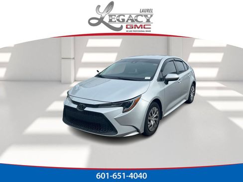 Used 2020 Toyota Corolla LE image 1