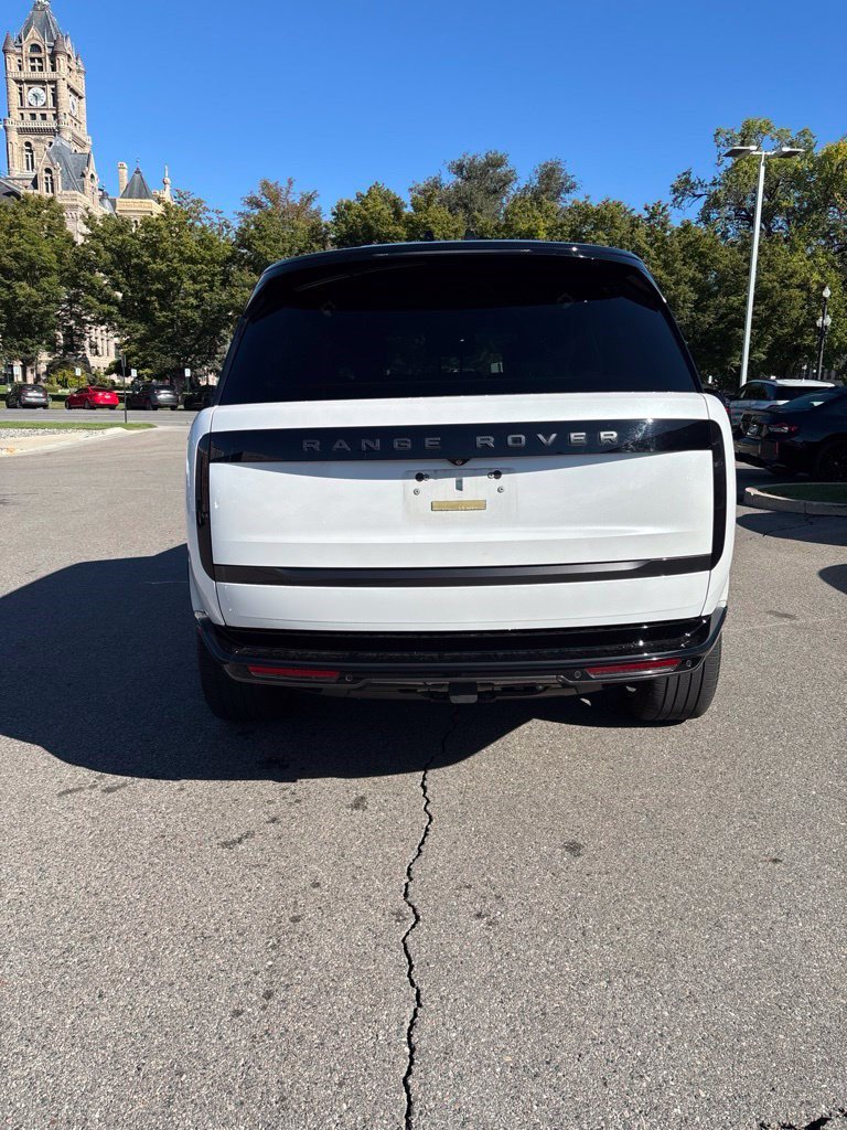 Used 2025 Land Rover Range Rover Long Wheelbase SE AWD/4WD image 7