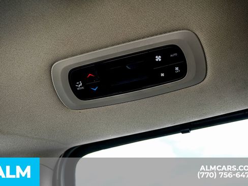 Used 2024 Chrysler Pacifica Touring-L image 58