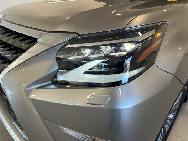 Used 2021 Lexus GX 460 Luxury w/ Accessory Package AWD/4WD image 9
