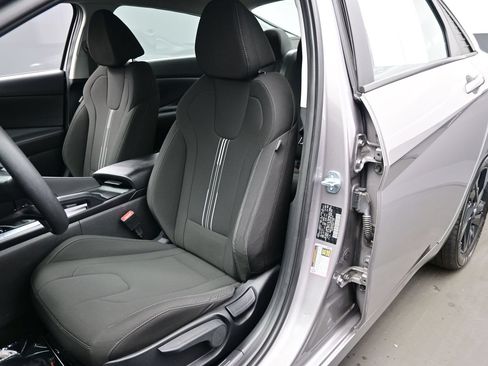 Certified 2023 Hyundai Elantra SEL FWD image 11