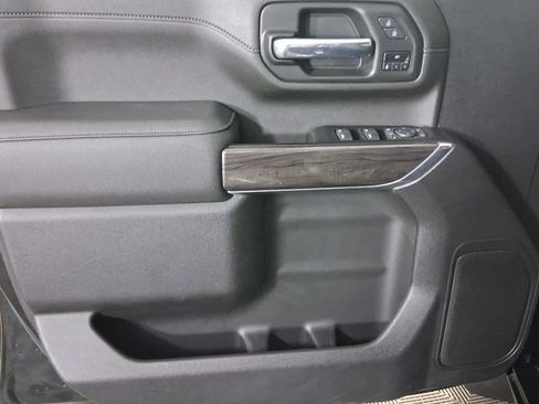 Used 2023 Chevrolet Silverado 2500 LTZ image 9