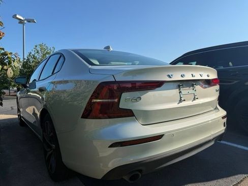 Used 2020 Volvo S60 T6 Momentum AWD/4WD image 4