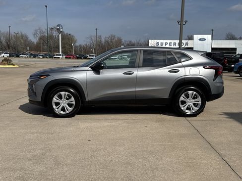 Used 2024 Chevrolet Trax LS w/ Driver Confidence Package image 11