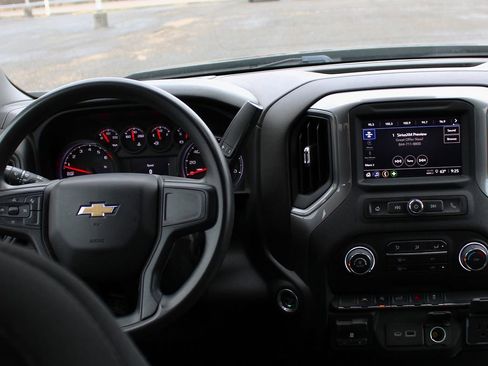 Used 2023 Chevrolet Silverado 1500 Custom image 21