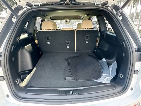 Used 2025 Jeep Grand Cherokee Limited image 28