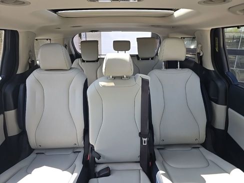 New 2026 Kia Carnival SX w/ SX Dark Edition Package image 10