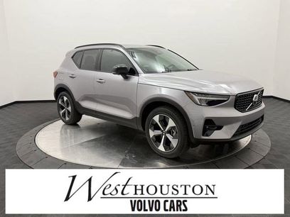 New 2026 Volvo XC40 B4 Plus w/ Protection Package Premier