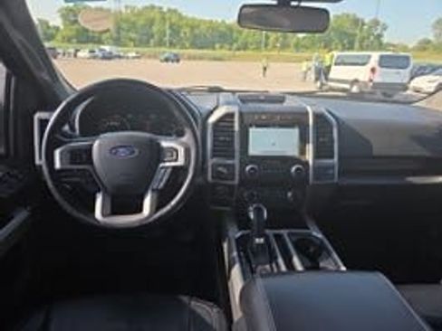 Used 2019 Ford F150 Lariat w/ Equipment Group 502A Luxury AWD/4WD image 7