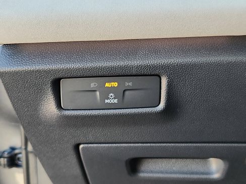 New 2026 Volkswagen Tiguan SE image 20