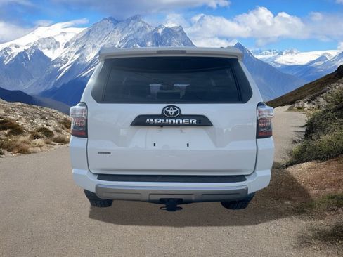 Certified 2020 Toyota 4Runner TRD Off-Road Premium image 4