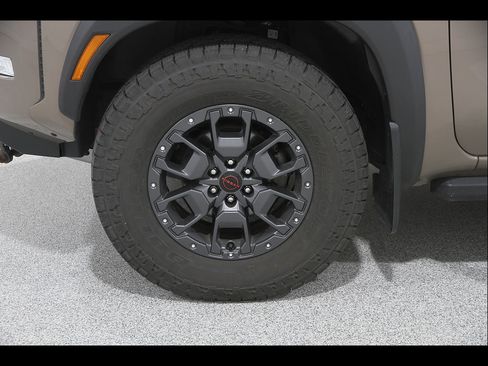 Used 2023 Nissan Frontier PRO-4X w/ Pro-4X Premium Package AWD/4WD image 22
