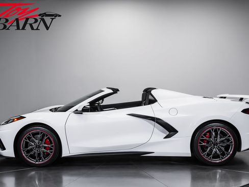 Used 2025 Chevrolet Corvette Stingray Preferred Conv w/ Z51 Performance Package RWD image 2