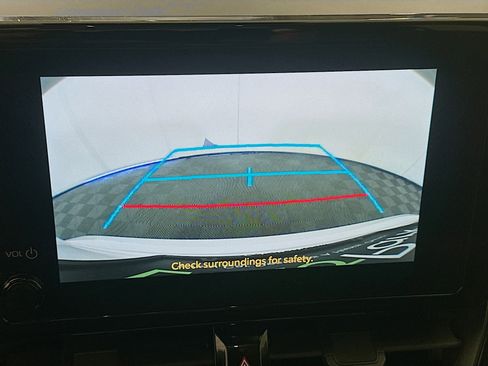 Used 2025 Toyota Corolla LE image 21