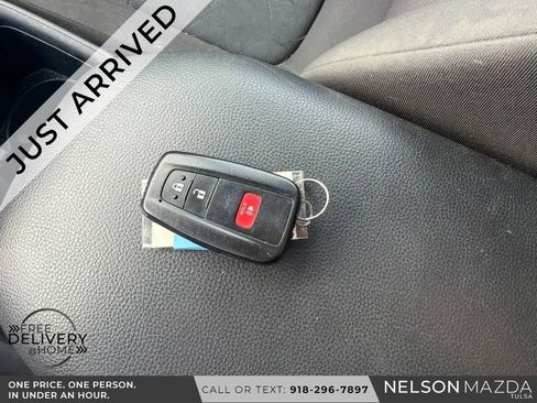 Used 2023 Toyota RAV4 XLE FWD image 15