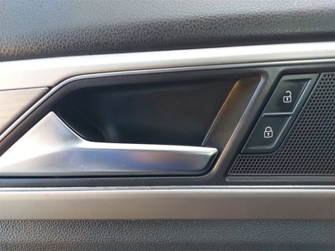 Used 2018 Volkswagen Atlas SE image 33