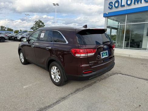Used 2018 Kia Sorento AWD image 4