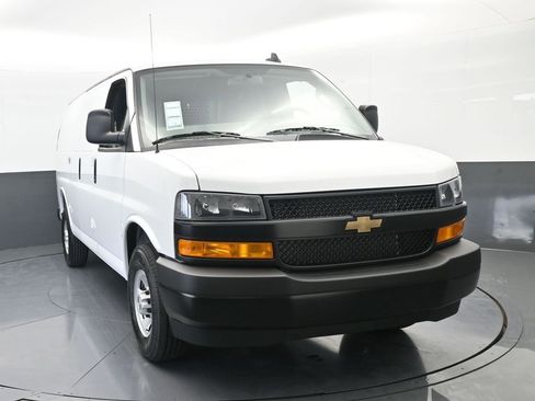 New 2025 Chevrolet Express 2500 w/ Driver Convenience Package image 9