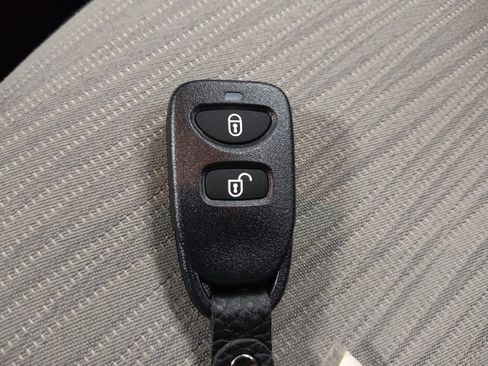 Used 2016 Hyundai Accent SE FWD image 32