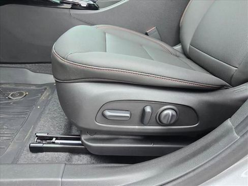 New 2026 Chevrolet Trax RS w/ Sunroof Package image 23