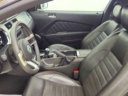 Used 2010 Ford Mustang Coupe RWD image 18