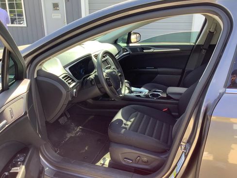 Used 2013 Ford Fusion SE FWD image 16