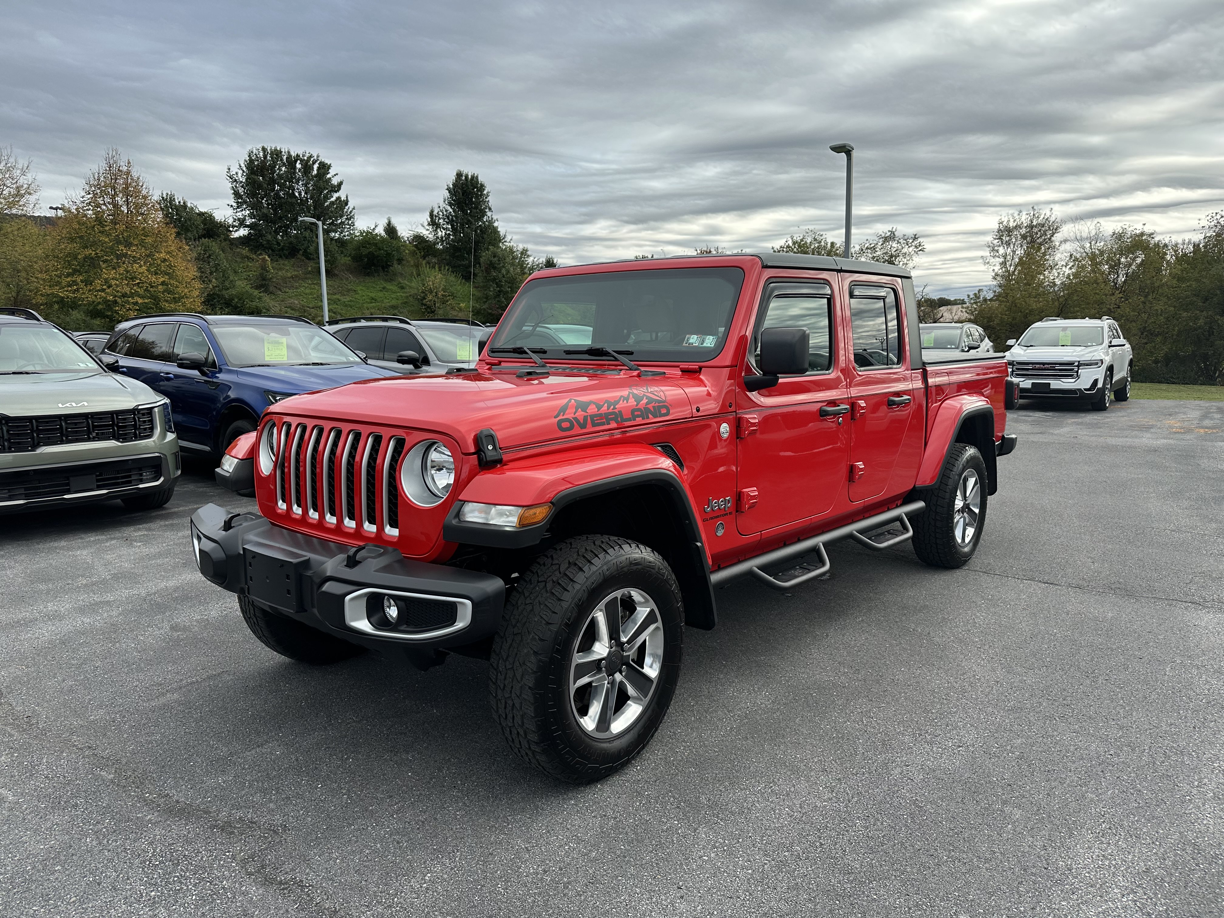 Used 2023 Jeep Gladiator Overland AWD/4WD image 1