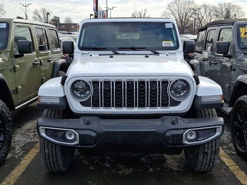 New 2026 Jeep Wrangler Unlimited Sahara w/ Technology Group AWD/4WD image 2