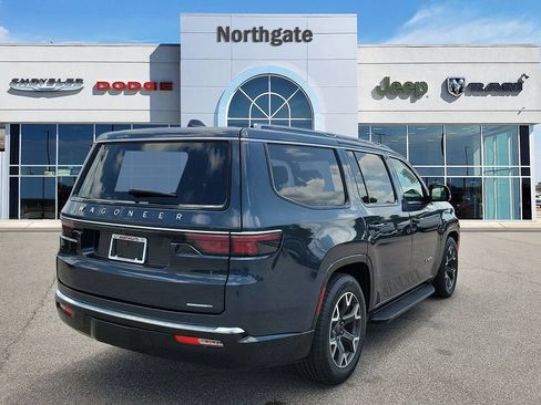 Used 2024 Jeep Wagoneer Series III AWD/4WD image 4