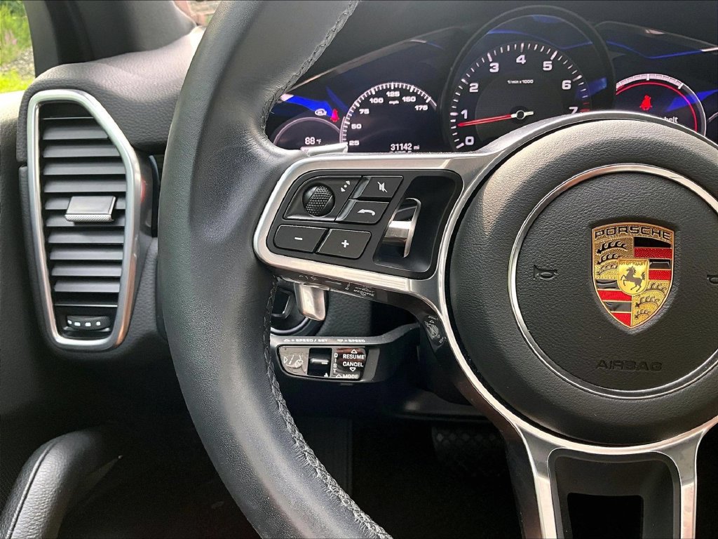 Certified 2023 Porsche Cayenne AWD/4WD image 23