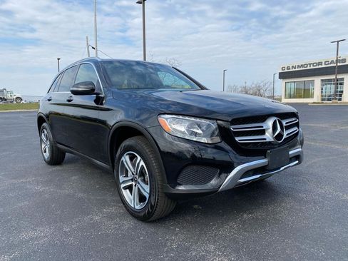 Used 2019 Mercedes-Benz GLC 300 4MATIC w/ Premium Package image 3