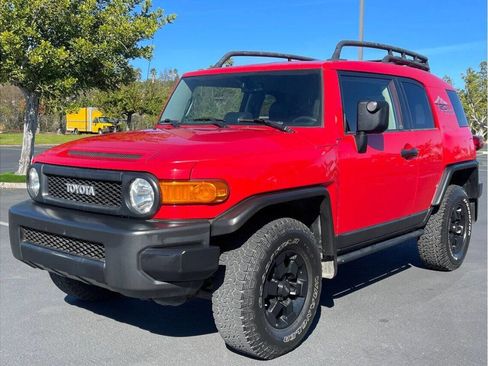 Used 2012 Toyota FJ Cruiser 4WD image 7