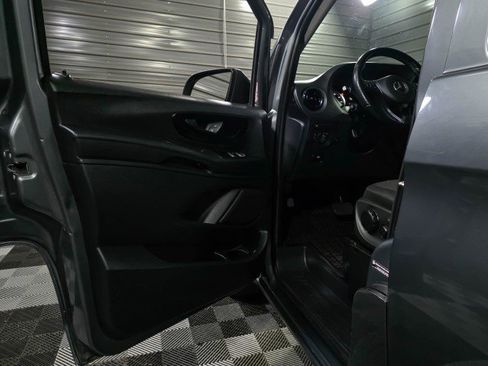 Used 2021 Mercedes-Benz Metris image 28