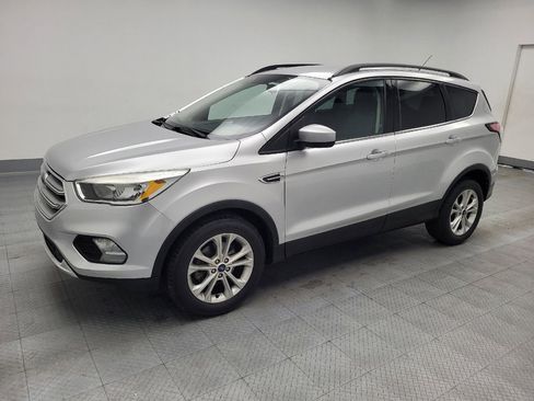 Used 2018 Ford Escape SE image 2